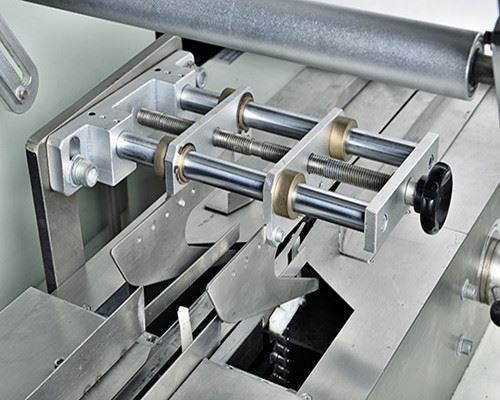 pillow type soap packaging machine automatic packing machinery.jpg pillow type soap packaging machine automatic packing machinery.jpg